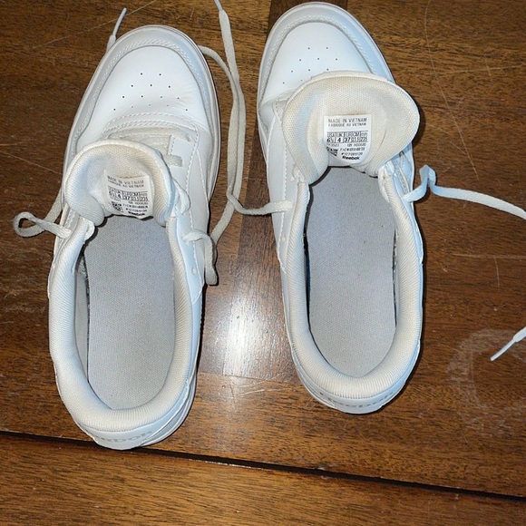 Reebok Tennis Shoes - Picture 8 of 9